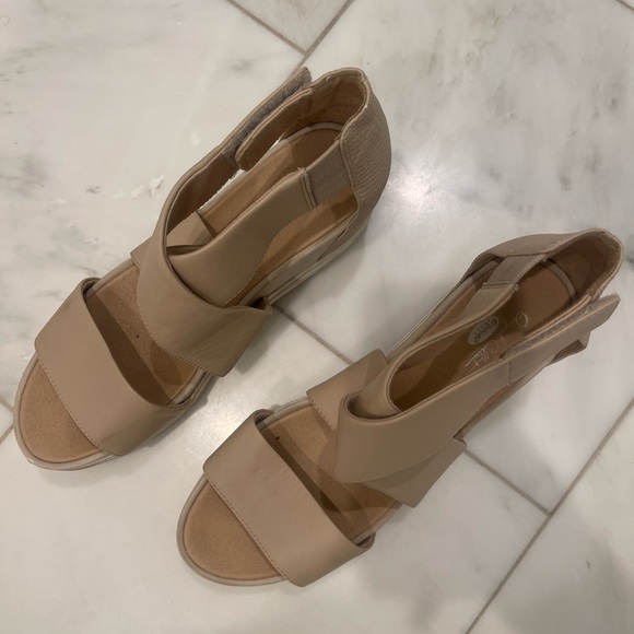 Dr. Scholl's Original Collection Wedge Sandal - Picture 3 of 6